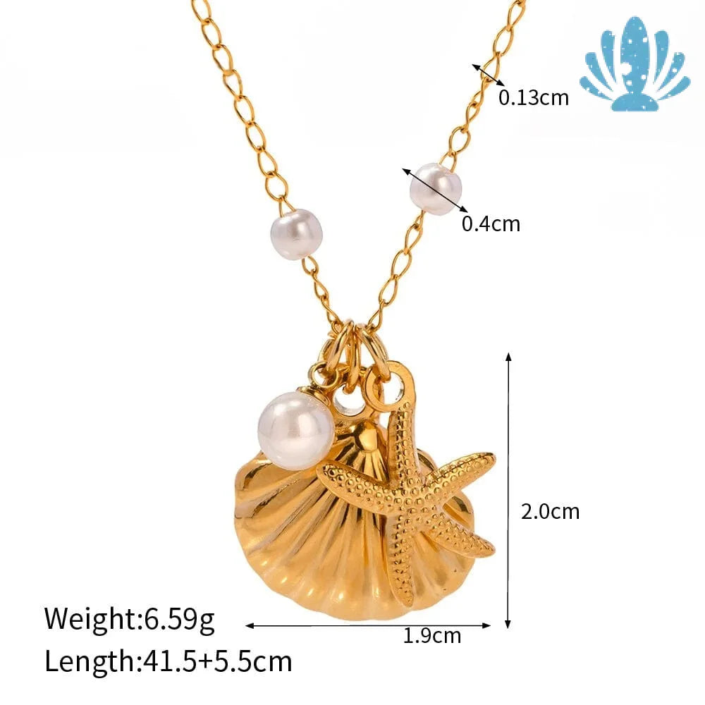 Seashell pendant necklace